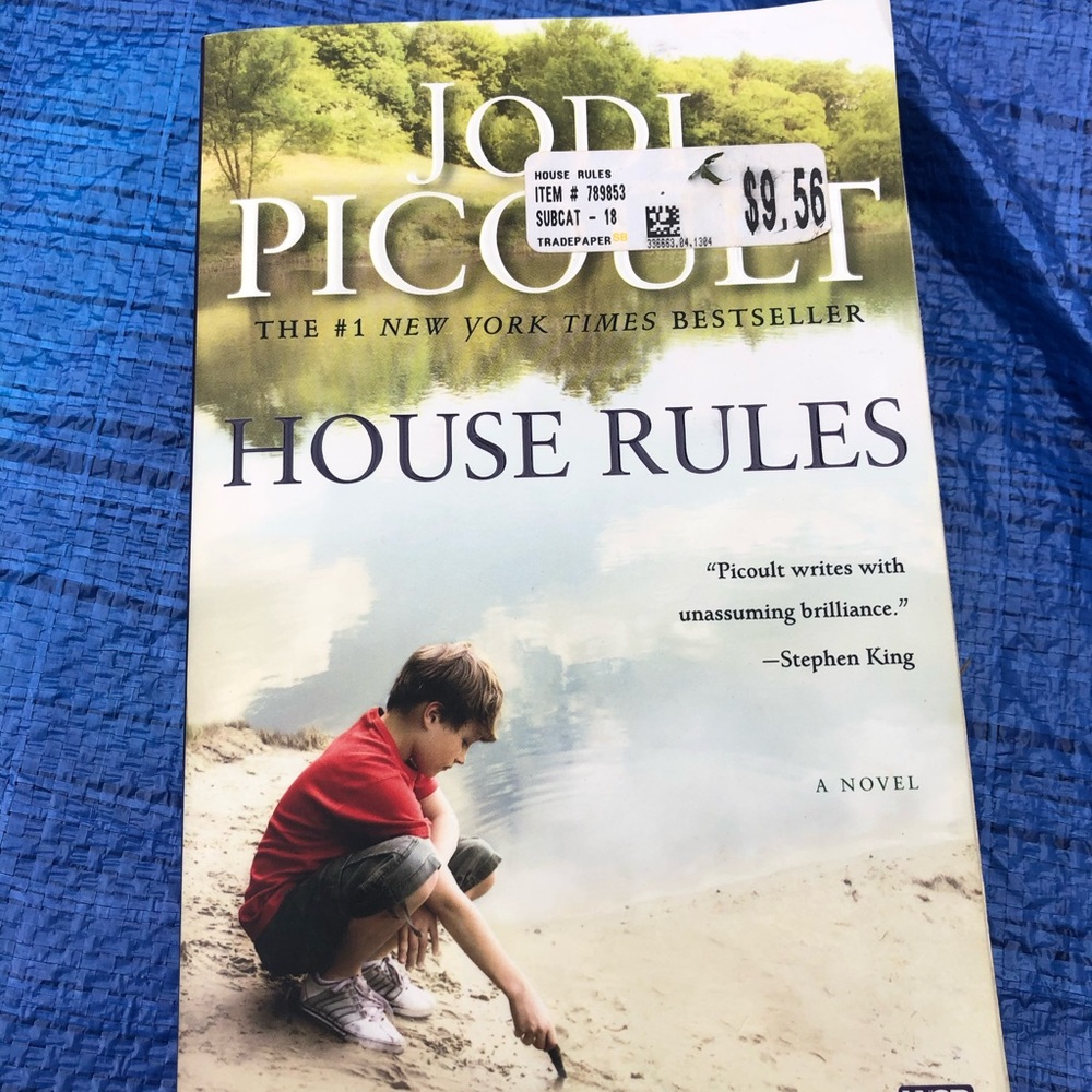 Books - Picture 2 of 16